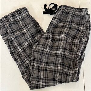 Magellan Outdoors Gray Plaid Men's Pajama/Lounge Pants - Medium